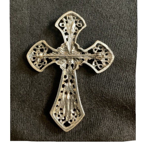 Beautiful Crystal Cross Brooch with Crystals - Picture 3 of 3